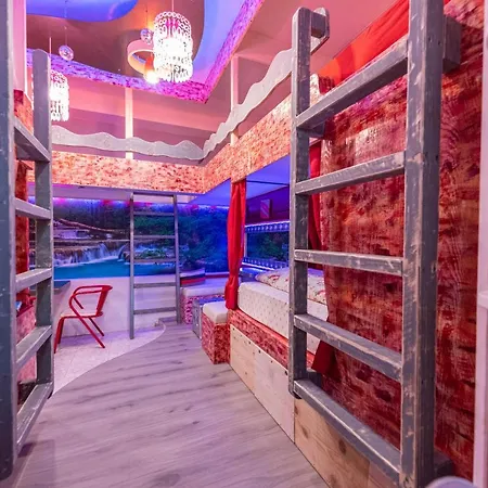 Ricardo Team-hostel